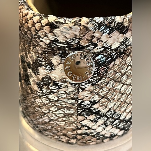 Steve Madden Snake Print Slip-On Sneakers Women’s Size 5 - Picture 4 of 7